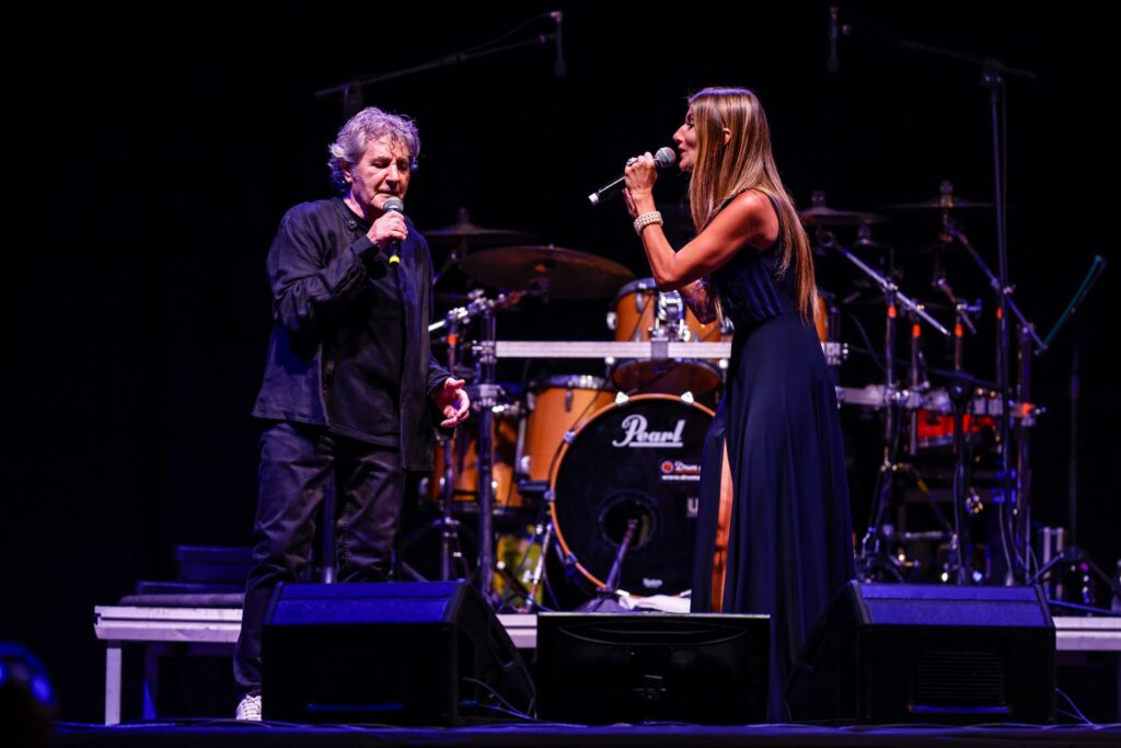 Caterina Ferri canta con Fausto Leali